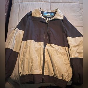 Hi friends. I’m selling this rainier jacket. Blue and grey.